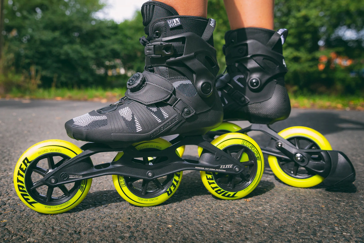 SKA520028 POWERSLIDE Trinity Elite MG Frame Race 3×125mm 320mm Black Urban Inline Skating Schienen Frames Speed Inline Skating Urban Inlineskates Trinity Trinity X Powerslide Trinity Schienen Trinity Frames Urban Inline Skating Urban Inline Skating Freeskates City Skates Fitness Inliner Sport Skates Sport Inliner Rollerblades Rollerblading Lörrach Freiburg Basel Inliner Skateschule und Skateshop Weil am Rhein SkaMiDan Deutschland Germany