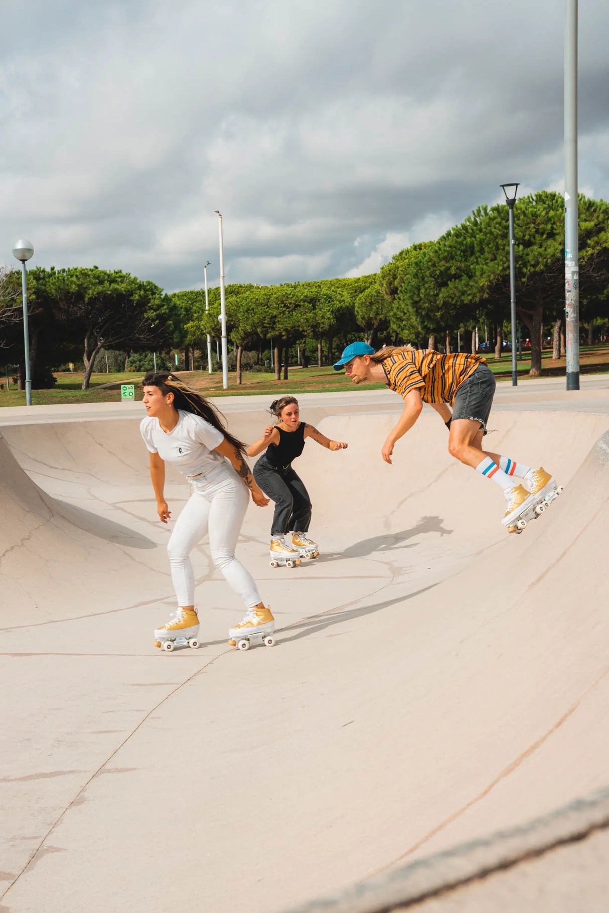 SKA810726 CHAYA Kismet Barbiepatin Gold Park Roller Skates | Gold | Skatepark Rollschuhe Wheels Park Wheels Urban Quad Rollen Roller Skating Rollen Wheels Quad Rollen Quad Wheels Outdoor Indoor Dance Jam Park Rollen Lifestyle Roller Skates Rollschuhe Park Tanz Rollschuhe Barbie Park Quad Skates Roller Skates Lifestyle Rollschuhe Skatepark Rollschuhe Chaya Quad Skates Aggressive Quad Skates Rollschuhe Stunt Rollschuhe Rollkunstlauf Rollschuhe Rollerskates Schwarze Rollschuhe Lifestyle Rollschuhe Roller Skati