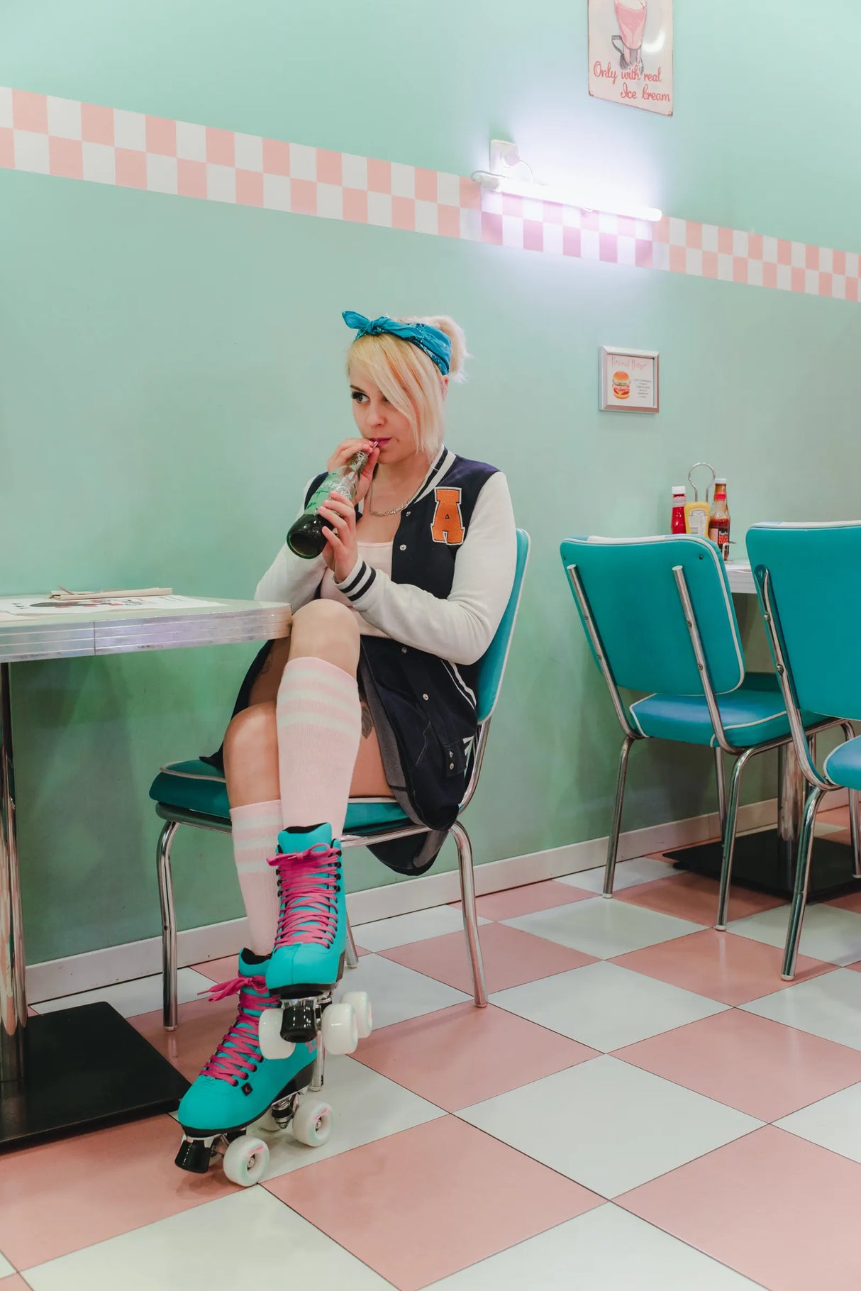 SKA810584 CHAYA Melrose Deluxe Turquois Roller Skates | Lifestyle Roller Skates Pink Park Lifestyle Rollschuhe Tanz Rollschuhe Barbie Park Quad Skates Roller Skates Lifestyle Rollschuhe Skatepark Rollschuhe Chaya Quad Skates Aggressive Quad Skates Rollschuhe Stunt Rollschuhe Rollkunstlauf Rollschuhe Rollerskates Schwarze Rollschuhe Lifestyle Rollschuhe Roller Skating Quad Skating Skateschule und Skateshop Weil am Rhein SkaMiDan Lörrach Freiburg Basel Deutschland Germany