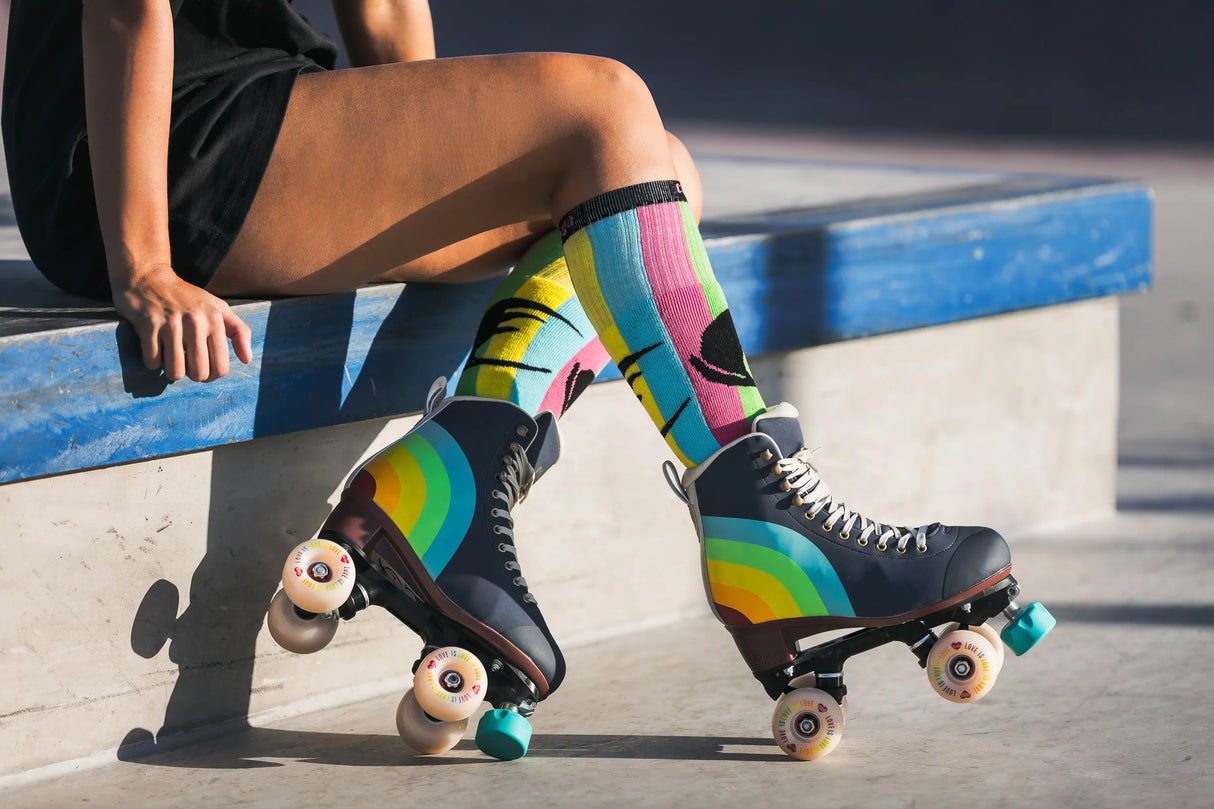 SKA810663 CHAYA Melrose Elite Love is Love Roller Skates Lifestyle Rollschuhe Park Tanz Rollschuhe Barbie Park Quad Skates Roller Skates Lifestyle Rollschuhe Skatepark Rollschuhe Chaya Quad Skates Aggressive Quad Skates Rollschuhe Stunt Rollschuhe Rollkunstlauf Rollschuhe Rollerskates Schwarze Rollschuhe Lifestyle Rollschuhe Roller Skating Quad Skating Skateschule und Skateshop Weil am Rhein SkaMiDan Lörrach Freiburg Basel Deutschland Germany