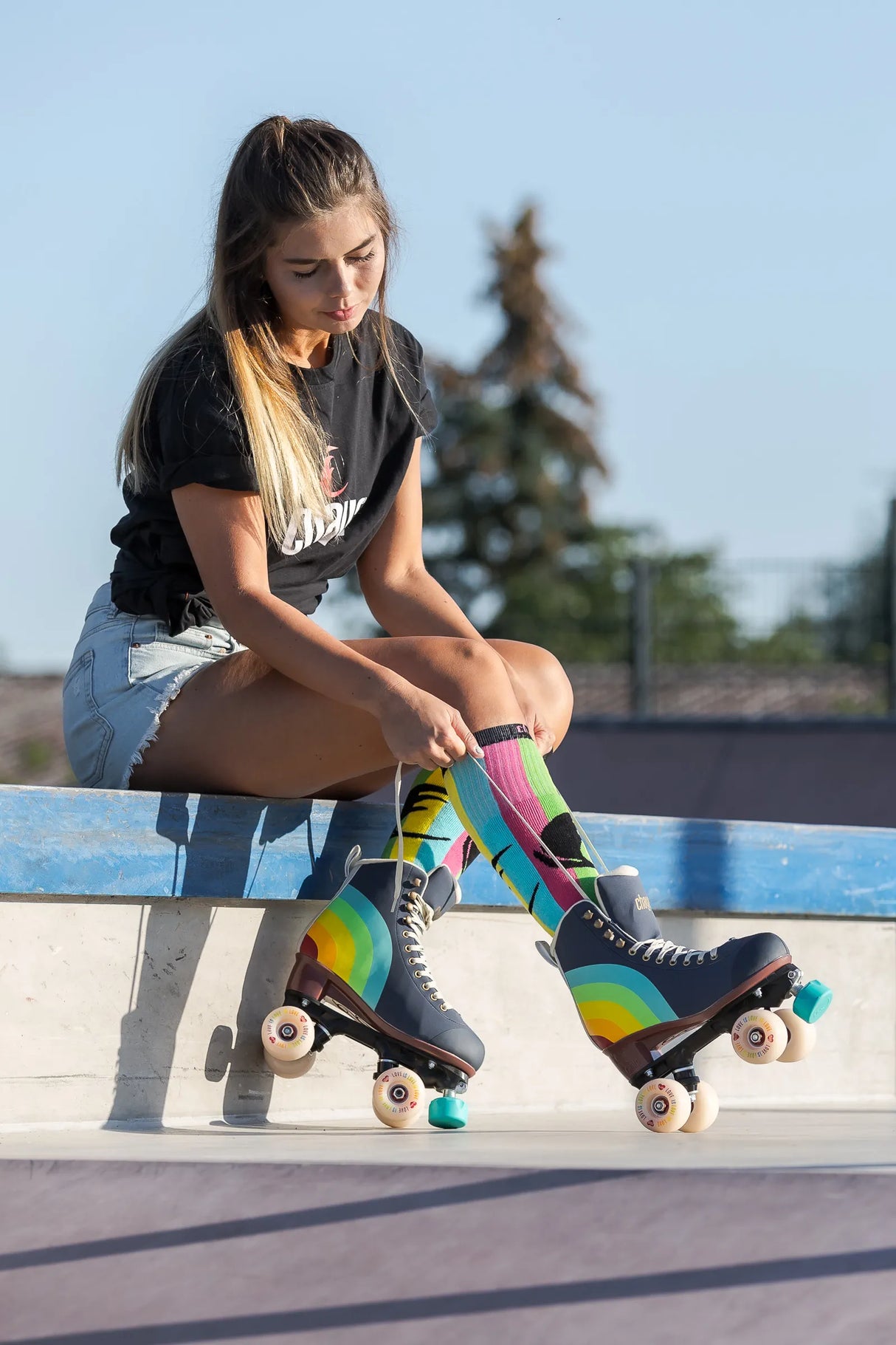 SKA810663 CHAYA Melrose Elite Love is Love Roller Skates Lifestyle Rollschuhe Park Tanz Rollschuhe Barbie Park Quad Skates Roller Skates Lifestyle Rollschuhe Skatepark Rollschuhe Chaya Quad Skates Aggressive Quad Skates Rollschuhe Stunt Rollschuhe Rollkunstlauf Rollschuhe Rollerskates Schwarze Rollschuhe Lifestyle Rollschuhe Roller Skating Quad Skating Skateschule und Skateshop Weil am Rhein SkaMiDan Lörrach Freiburg Basel Deutschland Germany
