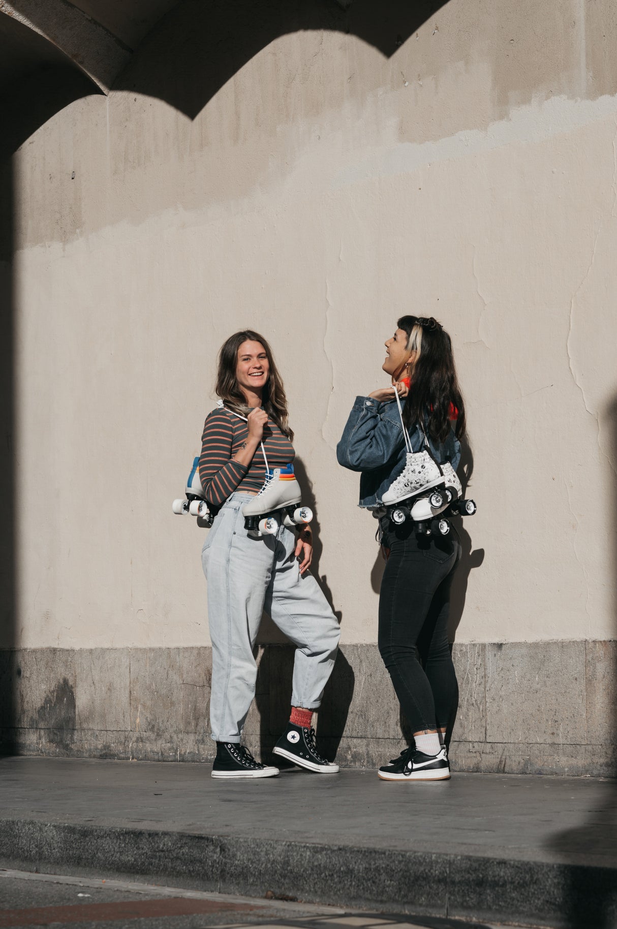 810673 CHAYA Sketch Vintage Roller Skates Roller Skates Lifestyle Roller Skates Rollschuhe Park Tanz Rollschuhe Barbie Park Quad Skates Roller Skates Lifestyle Rollschuhe Skatepark Rollschuhe Chaya Quad Skates Aggressive Quad Skates Rollschuhe Stunt Rollschuhe Rollkunstlauf Rollschuhe Rollerskates Schwarze Rollschuhe Lifestyle Rollschuhe Roller Skating Quad Skating Skateschule und Skateshop Weil am Rhein SkaMiDan Lörrach Freiburg Basel Deutschland Germany