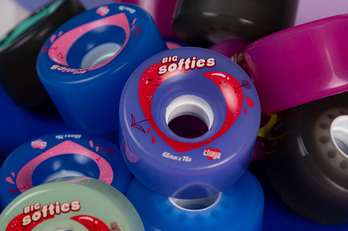 SKA810687 CHAYA Big Softie`s Clear Purple Wheels Urban Quad Rollen Roller Skating Rollen Wheels Quad Rollen Quad Wheels Outdoor Indoor Dance Jam Park Rollen Lifestyle Roller Skates Rollschuhe Park Tanz Rollschuhe Barbie Park Quad Skates Roller Skates Lifestyle Rollschuhe Skatepark Rollschuhe Chaya Quad Skates Aggressive Quad Skates Rollschuhe Stunt Rollschuhe Rollkunstlauf Rollschuhe Rollerskates Schwarze Rollschuhe Lifestyle Rollschuhe Roller Skating Quad Skating Skateschule und Skateshop Weil am Rhein Ska