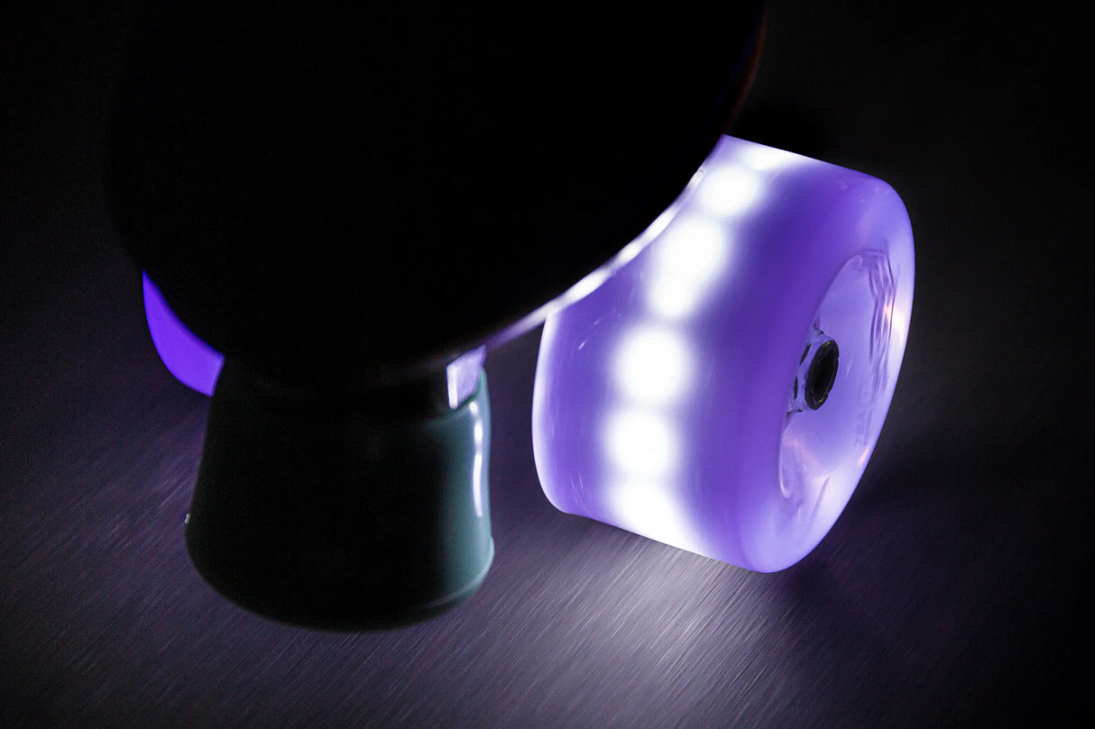 SKA810757 CHAYA Neon Purple LED Rollen Wheels Park Wheels Urban Quad Rollen Roller Skating Rollen Wheels Quad Rollen Quad Wheels Outdoor Indoor Dance Jam Park Rollen Lifestyle Roller Skates Rollschuhe Park Tanz Rollschuhe Barbie Park Quad Skates Roller Skates Lifestyle Rollschuhe Skatepark Rollschuhe Chaya Quad Skates Aggressive Quad Skates Rollschuhe Stunt Rollschuhe Rollkunstlauf Rollschuhe Rollerskates Schwarze Rollschuhe Lifestyle Rollschuhe Roller Skating Quad Skating Skateschule und Skateshop Weil am