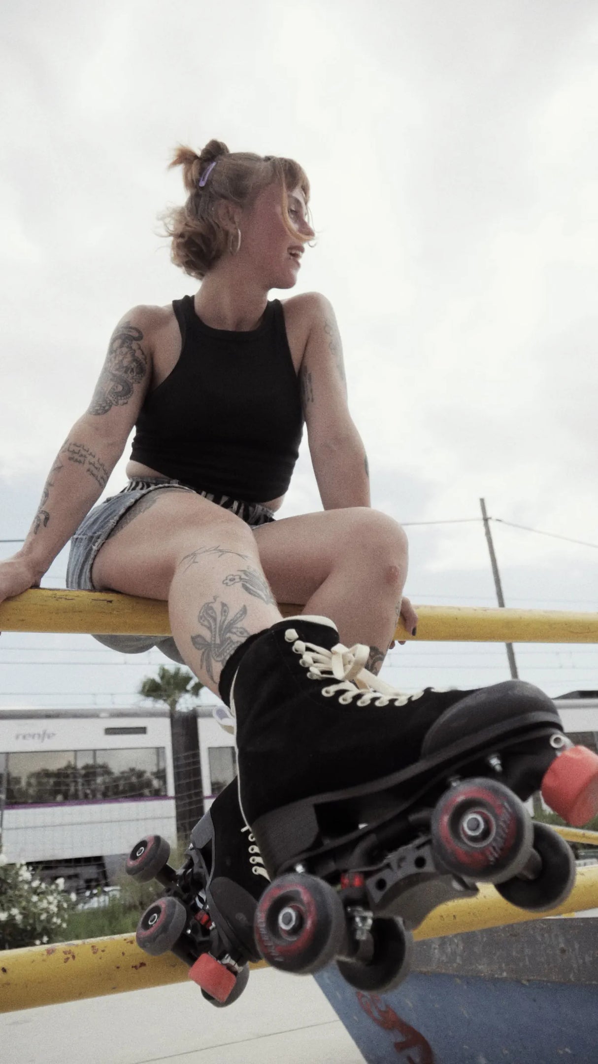 SKA810776 CHAYA Park Dark Soul Roller Skates | Park Roller Skates | Park Rollschuhe Park Quad Skates | Roller Derby Rollschuhe Derby Quads Roller Derby Skates Plates Roller Skates Skatepark Rollschuhe Chaya Quad Skates Aggressive Quad Skates Rollschuhe Stunt Rollschuhe Rollkunstlauf Rollschuhe Rollerskates Schwarze Rollschuhe Lifestyle Rollschuhe Roller Skating Quad Skating Skateschule und Skateshop Weil am Rhein SkaMiDan Lörrach Freiburg Basel Deutschland Germany