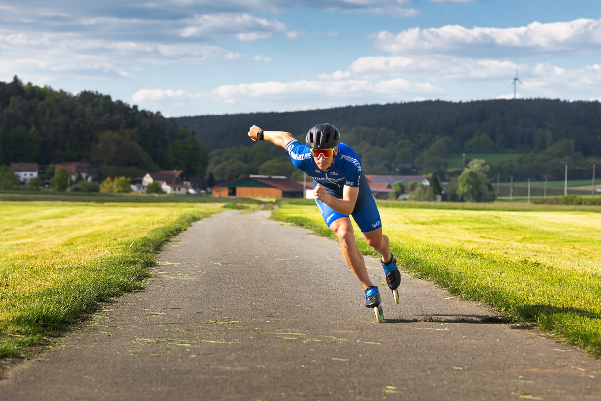 SKA903277 POWERSLIDE Tornado Skatehelm Pro Black XXII 2022 Fitness Skatehelm Größenverstellbar protectors skate helmet aggressive helmet wind helmet skatehelm surzhelm radhelm fahrradhelm sporthelm schutzhelm Skate Schützer Inliner Schützer Schutzausrüstung Fingerschutz Handschuhe inline skating inliner inlineksaten rollerbladen rollerskaten Inlineskates Rollerblades Fitness Skates Slalom Skates rollerblades rollerblading inline skating Lörrach Freiburg Basel Inliner Skateschule und Skateshop Weil am Rhein