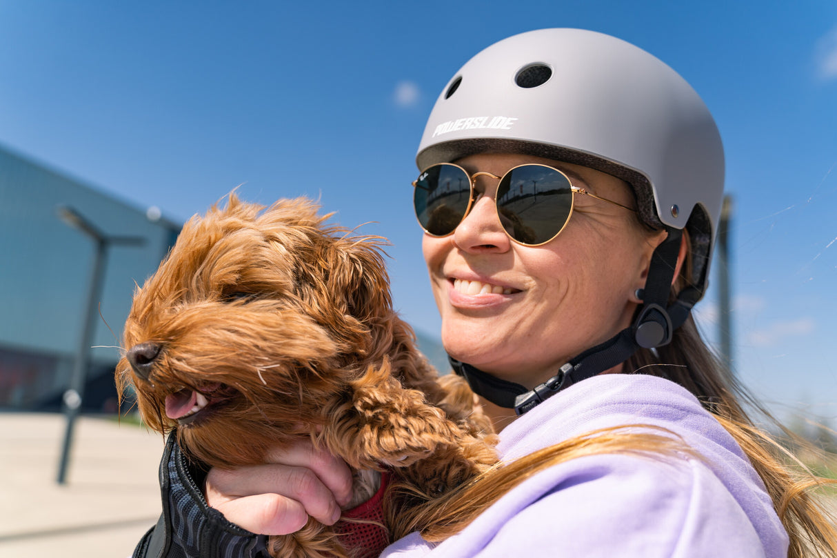 SKA903280 POWERSLIDE Urban Dark Grey Skatehelm XXII Stunt Skatehelm Größenverstellbar protectors skate helmet aggressive helmet wind helmet skatehelm surzhelm radhelm fahrradhelm sporthelm schutzhelm Skate Schützer Inliner Schützer Schutzausrüstung Fingerschutz Handschuhe inline skating inliner inlineksaten rollerbladen rollerskaten Inlineskates Rollerblades Fitness Skates Slalom Skates rollerblades rollerblading inline skating Lörrach Freiburg Basel Inliner Skateschule und Skateshop Weil am Rhein SkaMiDan