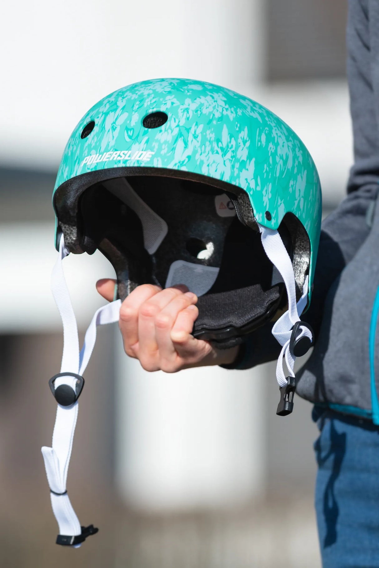 SKA903284 POWERSLIDE Pro Urban Floral Skatehelm XXII Stunt Skatehelm Größenverstellbar protectors skate helmet aggressive helmet wind helmet skatehelm surzhelm radhelm fahrradhelm sporthelm schutzhelm Skate Schützer Inliner Schützer Schutzausrüstung Fingerschutz Handschuhe inline skating inliner inlineksaten rollerbladen rollerskaten Inlineskates Rollerblades Fitness Skates Slalom Skates rollerblades rollerblading inline skating Lörrach Freiburg Basel Inliner Skateschule und Skateshop Weil am Rhein SkaMiDan