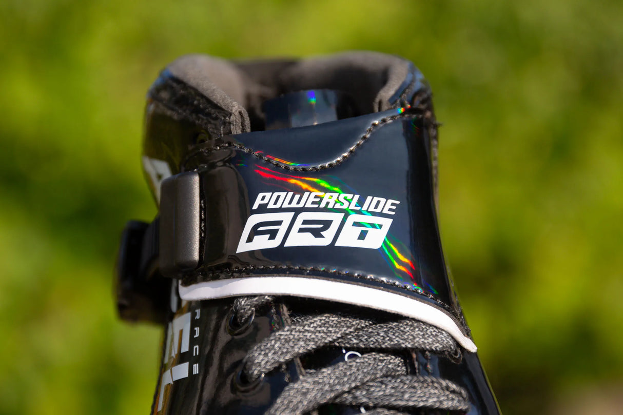 SKA904636 POWERSLIDE Accel Race Black Kids | 165mm Dual Point Mounting | Größenverstellbar | Speed Inlineskates für Kinder | Inline Speed Skating | Inlineskates Trinity X Freestyle Inlineskates Inlineskates Weiß Lila Freestyle Inline Skating Slalom Skating Slalom Schiene Best Freestyle Skate Slalom Skate Powerslide Hardcore Evo Pro 90 2021 Slalom Frame Freestyle Frame Schienen Frames Speed Inline Skating Urban Inlineskates Trinity Trinity X Powerslide Trinity Schienen Trinity Frames Urban Inline Skating Urb