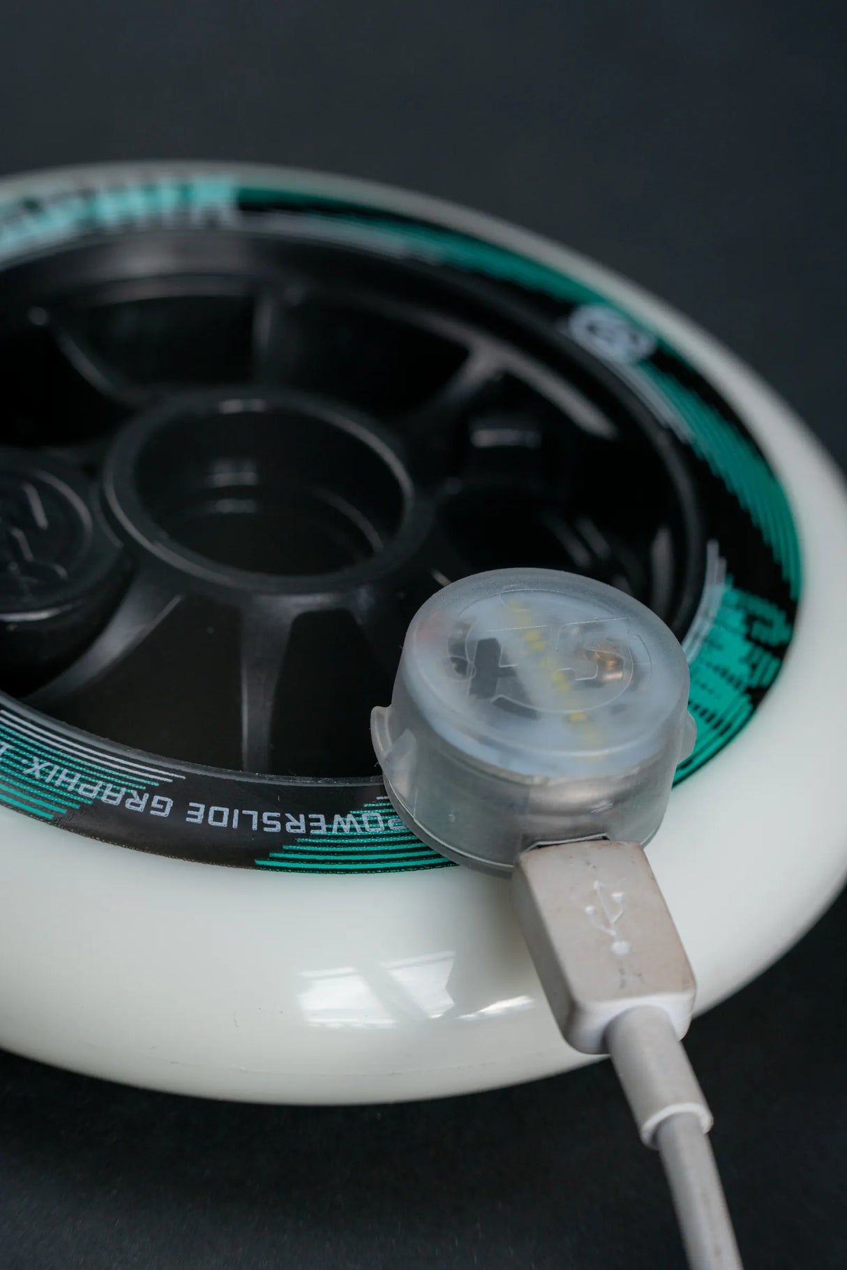 SKA905350 POWERSLIDE Graphix LED Module White Urban Inline Rollen Edition Urban Inline Rollen Aggressive Inline Rollen Urban Inline Rollen Fitness Inline Rollen für Inliner Stuntrollen Rollerblades Rollerblading Aggressive Inline Skating Aggressive Inline Skating Rollerblading Blading Inline Skating Inliner Skateschule und Skateshop Weil am Rhein SkaMiDan Lörrach Freiburg Basel Deutschland Germany