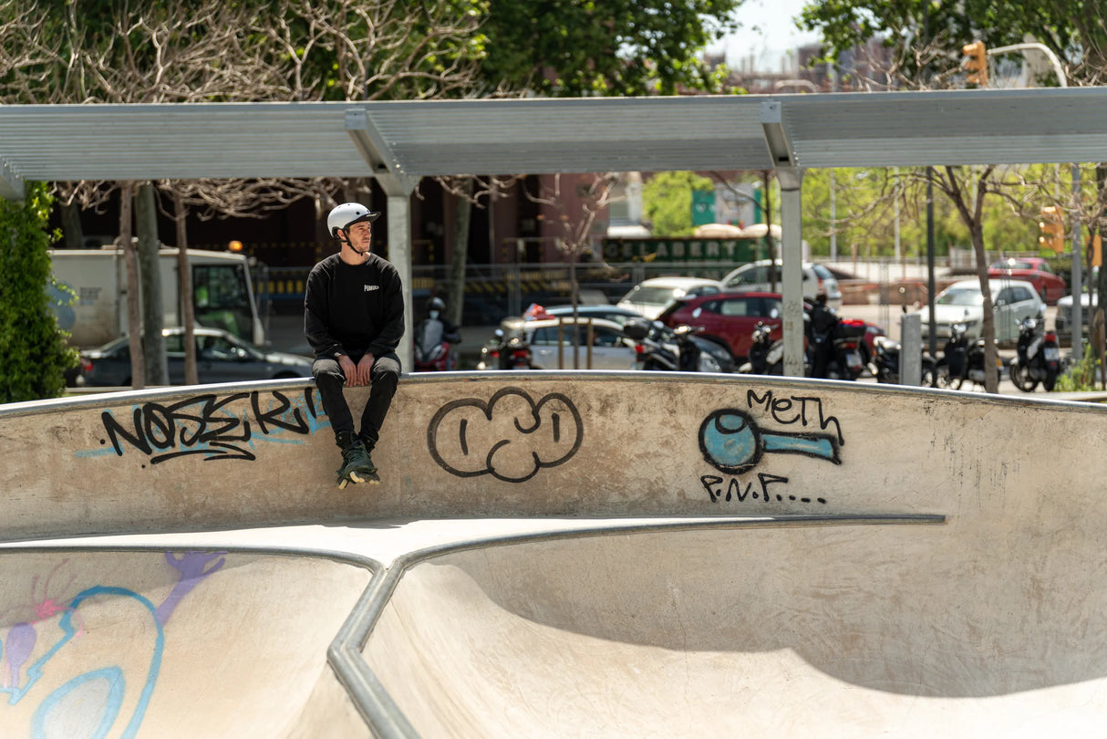 SKA920106_ENNUI Elite White Skatehelm Stunt Skatehelm Größenverstellbar protectors skate helmet aggressive helmet wind helmet skatehelm surzhelm radhelm fahrradhelm sporthelm schutzhelm Skate Schützer Inliner Schützer Schutzausrüstung Fingerschutz Handschuhe inline skating inliner inlineksaten rollerbladen rollerskaten Inlineskates Rollerblades Fitness Skates Slalom Skates rollerblades rollerblading inline skating Lörrach Freiburg Basel Inliner Skateschule und Skateshop Weil am Rhein SkaMiDan