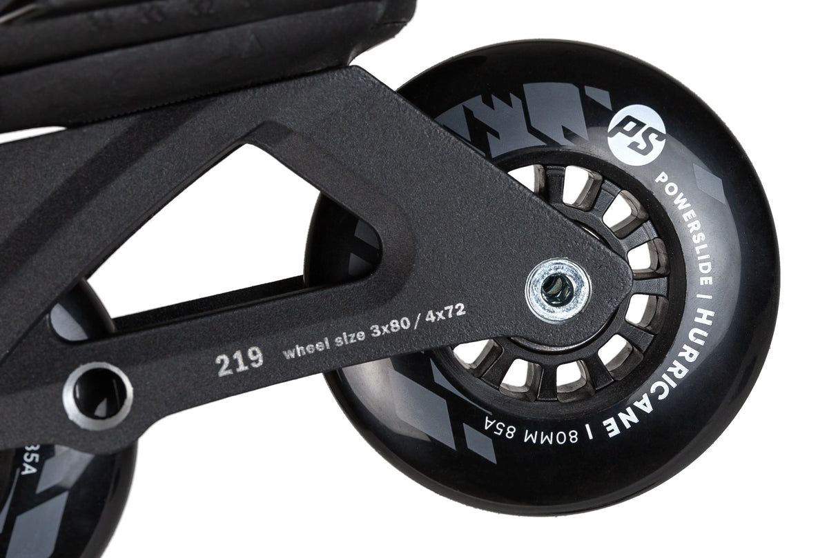 SKA940702 POWERSLIDE Jet Pro Black adj. | Größenverstellbarer Kinder Skate | 3-4 Rollen Inlineskates für Kinder Kinder Inliner Kids Inliner Kids Rollerblades Urban Inline Skating Urban Inline Skating Freeskates City Skates Fitness Inliner Sport Skates Sport Inliner Rollerblades Rollerblading Lörrach Freiburg Basel Inliner Skateschule und Skateshop Weil am Rhein SkaMiDan Deutschland Germany
