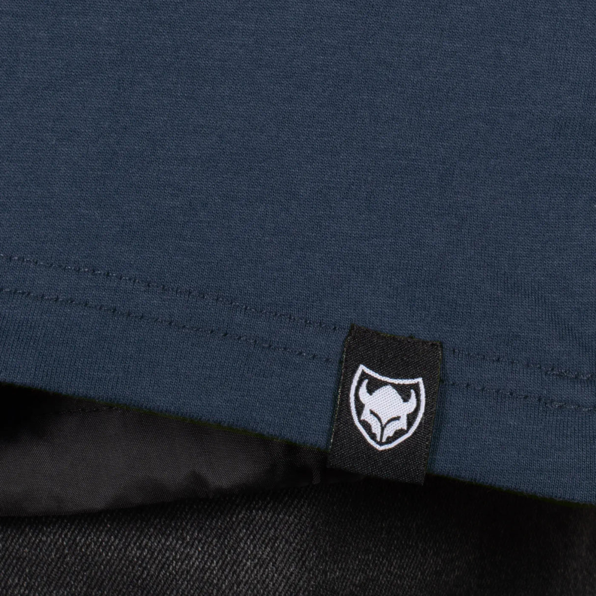 SKA00084120000300020213 TSG T-Shirt Pocket Label | Blau oder Rot | 100% Baumwolle | Street Wear T-Shirts Hoodies Shorts Pants Lockere Kleidung für Skater und Alltag Hochwertige Skate Kleidung Baumwolle Merch Skater Skatebrands Lässige Kleidung für Skater Lörrach Freiburg Basel Inliner Skateschule und Skateshop Weil am Rhein SkaMiDan Deutschland Germany