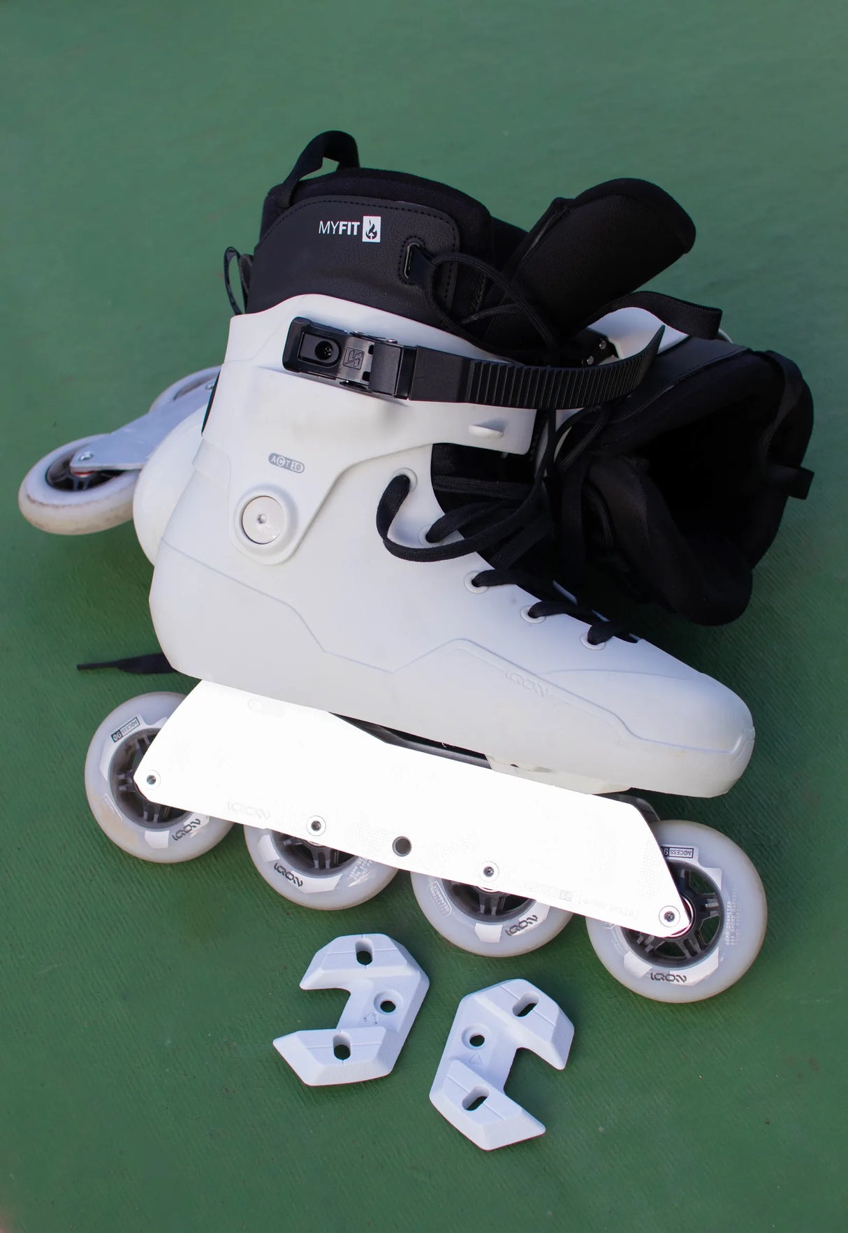 SKA10607 IQON ACT CL Team Urban Inlineskates White 4x 90mm UFS + Trinity + 165mm Dual Point Mounting_00 | Urban Inlineskates Urban Inlineskate Freestyle Skates Fitness Inlineskates Inlineskates Sport Inline Skates Rollerblades Urban Inline Skating Urban Inline Skating Freeskates Trainng Skates Strecken Skates Trinity Skates Einsteiger Beginner Inlineskates Inliner Fitness Inliner City Skates Fitness Inliner Sport Skates Sport Inliner Rollerblades Rollerblading Lörrach Freiburg Basel Inliner Skateschule und