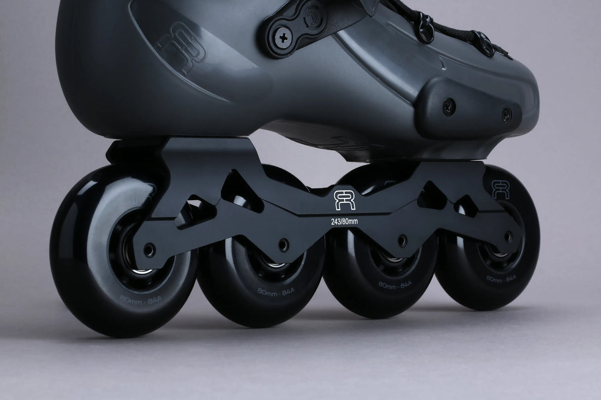 SKA24FRSK-FR180-GBK FR Skates FR1 80 – Grey | 165mm Dual Point Mounting | Urban & Freestyle Inlineskates Freestyle Slalom Skates Freestyle & Urban Inlineskates Fitness Inlineskates Inlineskates Sport Inline Skates Rollerblades Urban Inline Skating Urban Inline Skating Freeskates Trainng Skates Strecken Skates Trinity Skates Einsteiger Beginner Inlineskates Inliner Fitness Inliner City Skates Fitness Inliner Sport Skates Sport Inliner Rollerblades Rollerblading Lörrach Freiburg Basel Inliner Skateschule und