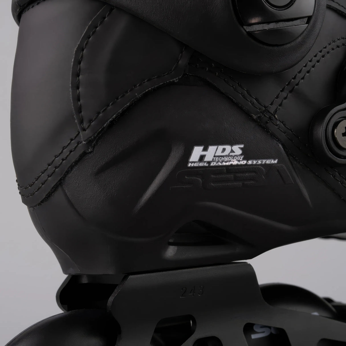 SKA24SSK-SHL80-BK-36 SEBA Skates High Light 80 – Black 2025 | 165mm Dual Point Mounting | Urban & Freestyle Inlineskates Freeskates inline trick skaten Urban Inlineskates Freestyle Inlineskates Free Skates Slalom Skates Freestyle Inlineskates Freestyle Rollerblades Slalom Blades Urban Inlineskates Freeskates Fitness Inlineskates Inlineskates Sport Inline Skates Rollerblades Urban Inline Skating Urban Inline Skating Freeskates Trainng Skates Strecken Skates Trinity Skates Einsteiger Beginner Inlineskates Inl