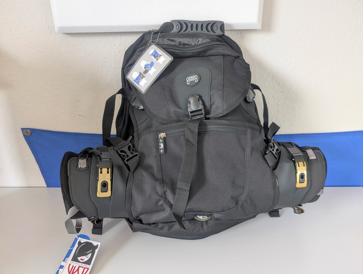 SKA25FRBG-SKBP30-BL FR Skates Backpack 30L Black | Schwarzer Skaterucksack mit 30 Liter Volumen | Rucksack mit Halterung für Inlineskates | Funktioneller Roller Skating Rucksack mit Halterungen für Rollschuhe Skaterucksack Rucksack für die Befestigung von Rollschuhe Park Quad Skates Chaya Plates Roller Skates Aggressive Quad Skates Park Rollschuhe Lifestyle Rollschuhe Lifestyle Roller Skates Skaterpark Stunt Rollschuhe Rollschuhe Roller Skates Roller Skates Lifestyle Roller Skates Rollschuhe Park Tanz Rolls
