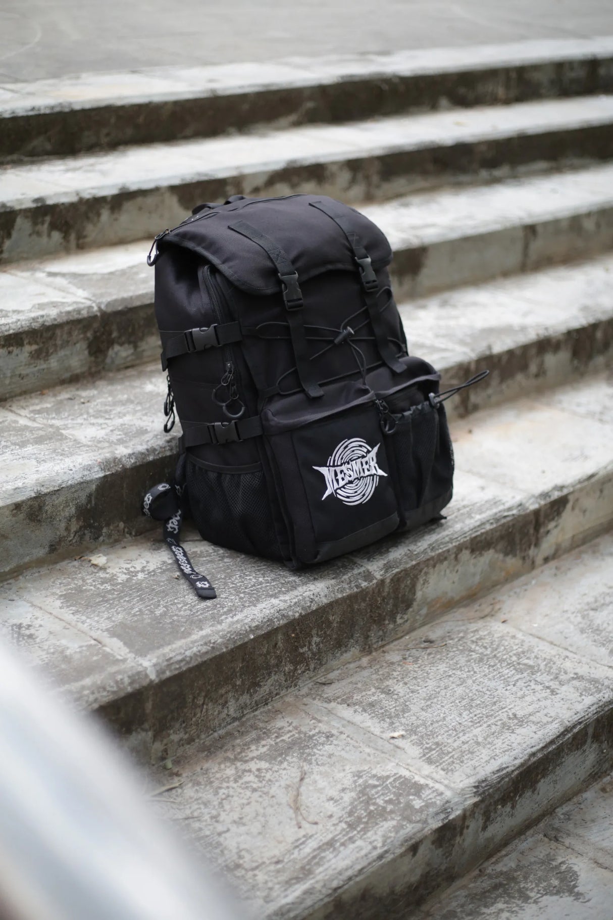 SKA61024 MESMER Skate Bag | Backpack | Clean Style Skaterucksack mit Halterungen für Inlineskates + Co. | Unisex | Clothing | Bekleidung Inliner Sport Skates Sport Inliner Rollerblades Rollerblading Lörrach Freiburg Basel Inliner Skateschule und Skateshop Weil am Rhein SkaMiDan Deutschland Germany