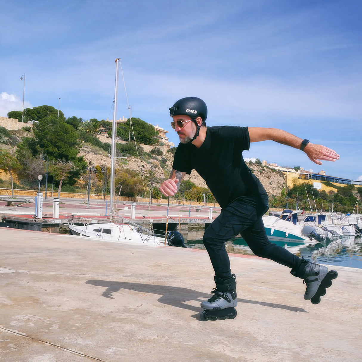 SKA880369 PLAYLIFE Phantom 80 Black – Schwarz | 165 mm Dual Point Mounting | Freestyle & Urban Inlineskates freeskates free skate freeride city skates inliner rollerblades hardboot hardshell hartschalen skate skamidan weil am rhein deutschland lörrach freiburg basel skamidan skateshop
