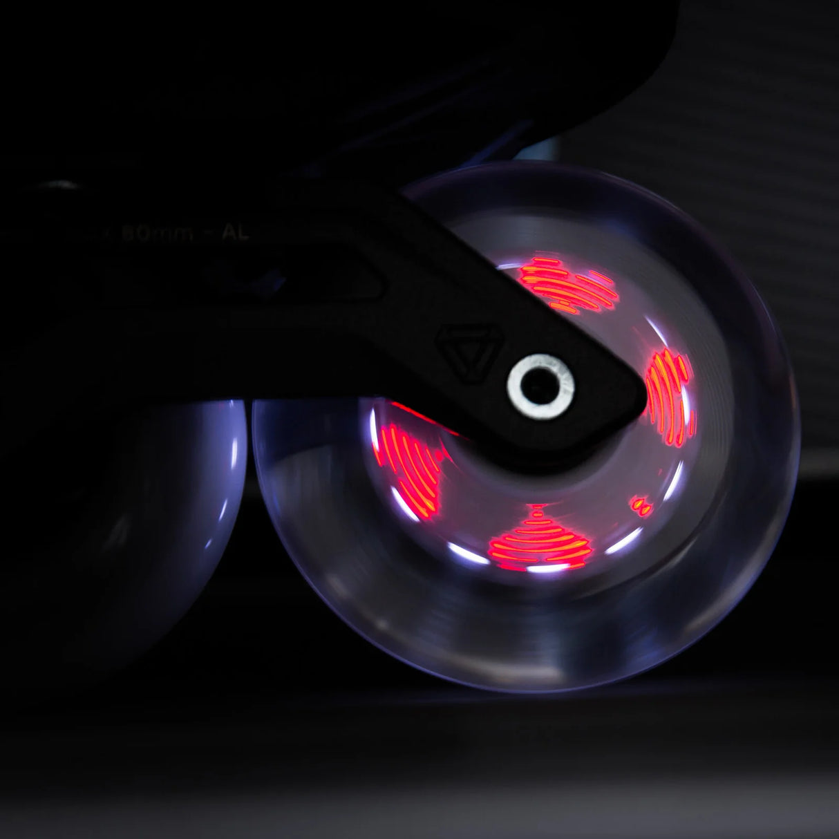 SKA905523/Piece POWERSLIDE Graphix Plus LED Rollen – 76mm 85A | LED Rollen für Inlineskates | Leuchtrollen für das Inline Skating | Inline Skating Rollen Inline Skating Wheels Rollerblading Wheels Inline Skating Rollerblading Inlineskaterollen Skating Wheels for Rollerblader Rollen für Inlineskater Lörrach Freiburg Basel Inliner Richtige Größe right Size for Rollerblades Langhaltende Inlineskaterollen Longlasting Wheels for Rollerblading Skateschule und Skateshop Weil am Rhein SkaMiDan Deutschland Germany
