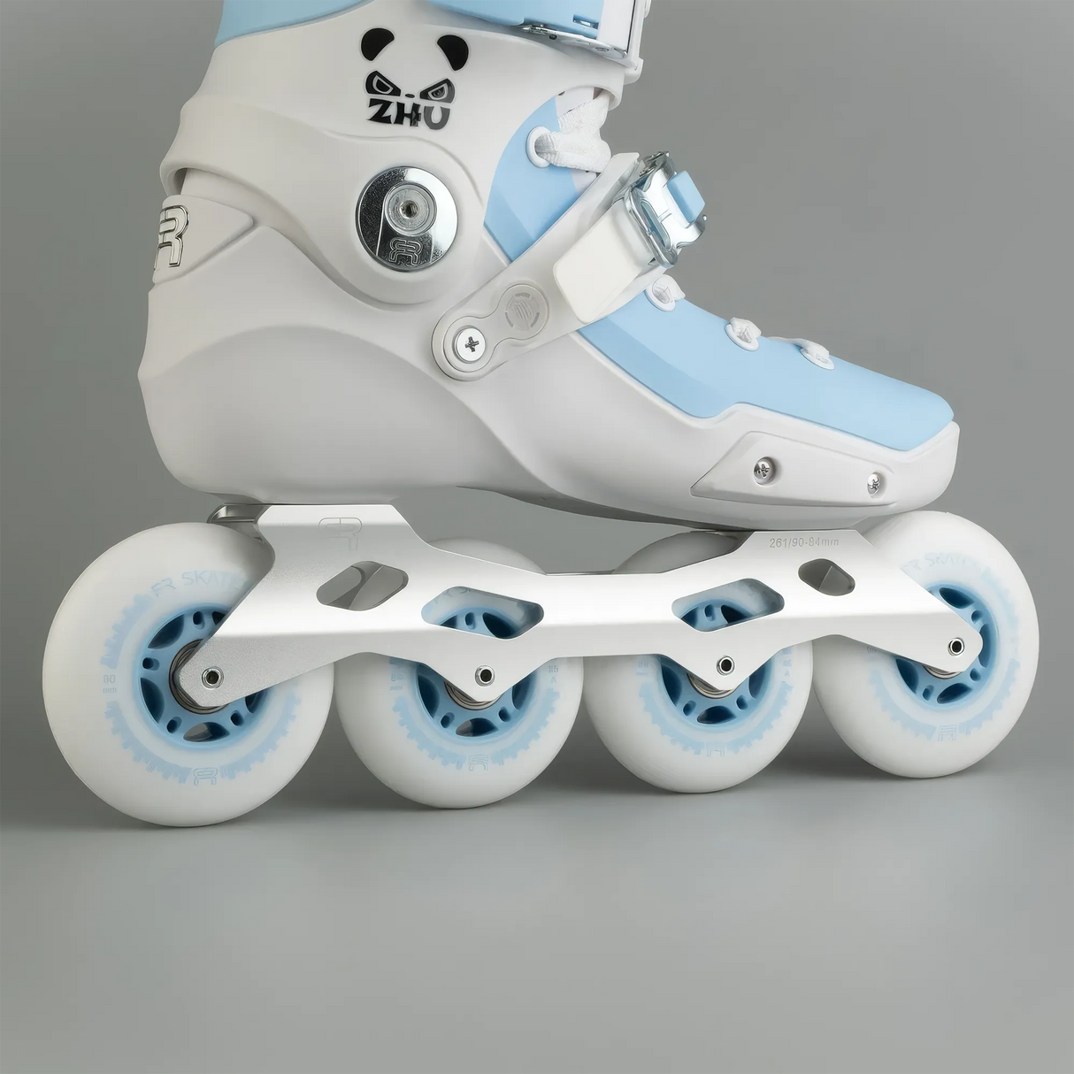 SKAFRSK-NEO190-LZ FR Skates Neo 1 – LZ Promodel – White Blue – Linda Zhu | 165mm Dual Point Mounting | Urban & Freestyle Inlineskates Slide Inline Skates Rollerblades Urban Inline Skating Freeskates Trainng Skates Strecken Skates Trinity Skates Einsteiger Beginner Inlineskates Inliner Fitness Inliner City Skates Fitness Inliner Sport Skates Sport Inliner Rollerblades Rollerblading Lörrach Freiburg Basel Inliner Skateschule und Skateshop Weil am Rhein SkaMiDan Deutschland Germany