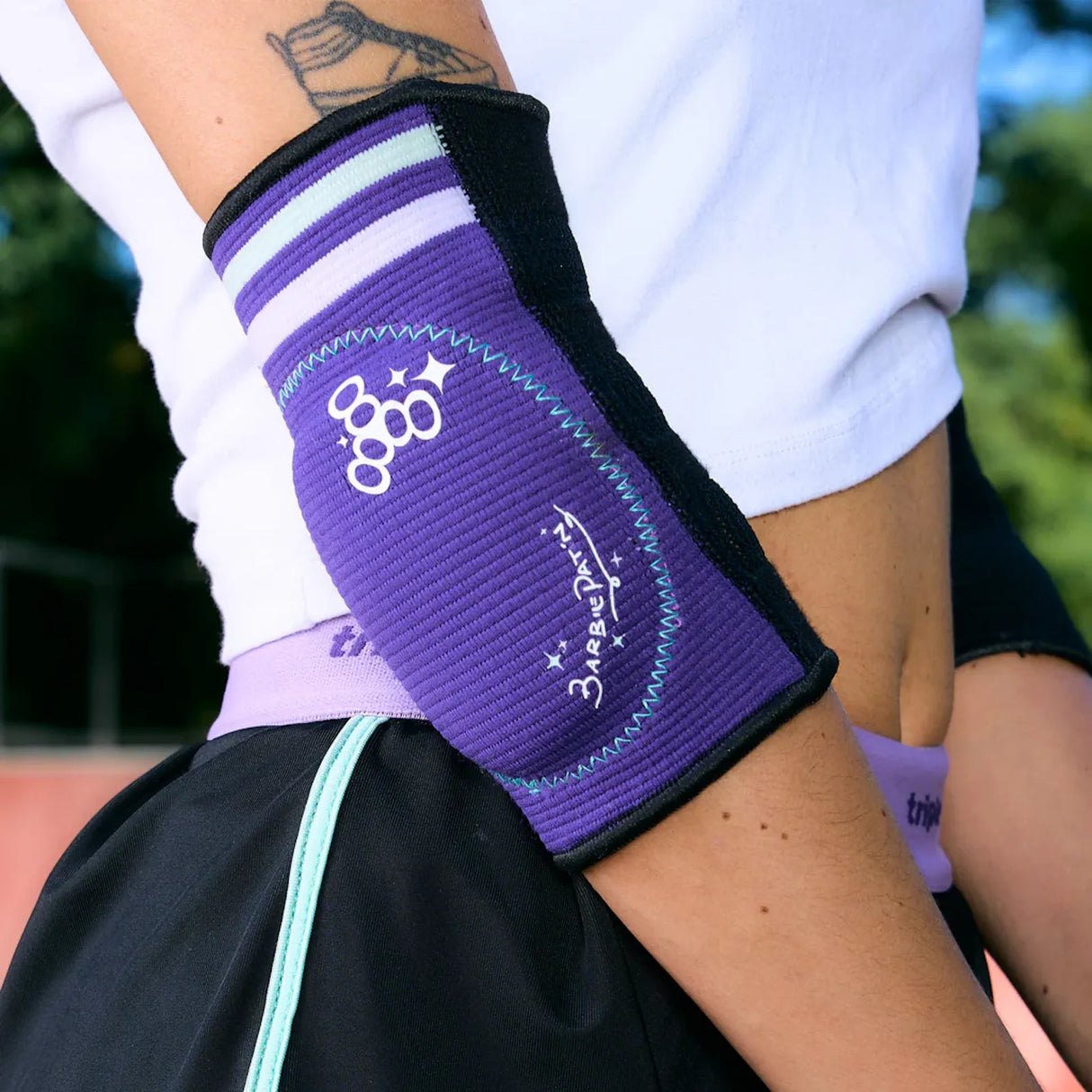 SKATE60400 TRIPLE EIGHT Barbie Patin Reversible Soft Elbow pads | Violett und Schwarz in einem | Schlanke, umkehrbare Ellenbogenschützer | Ellenbogenschoner Gelenkschutz Schützer Schoner Inliner Schoner Inline Schützer protectors skate Skate Schützer Inliner Schützer Schutzausrüstung Fingerschutz Handschuhe inline skating inliner inlineksaten rollerbladen rollerskaten Inlineskates Rollerblades Fitness Skates Slalom Skates rollerblades rollerblading inline skating Lörrach Freiburg Basel Inliner Skateschule u