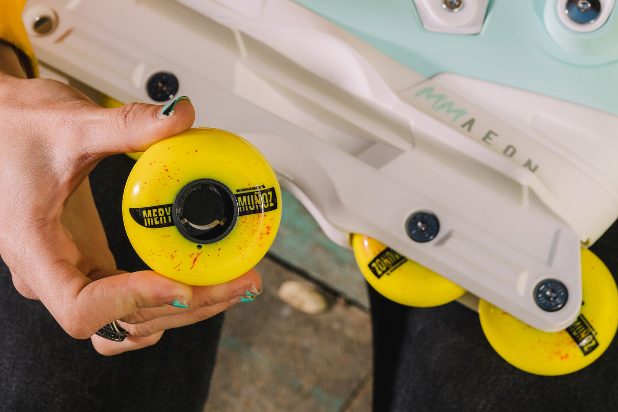 SKA406286 UNDERCOVER Mery Munoz Movie Wheels 60mm 90A Yellow | 4-Pack | Aggressive Inline Rollen Inline Rollen Urban Inline Rollen Edition Urban Inline Rollen Aggressive Inline Rollen Urban Inline Rollen Fitness Inline Rollen für Inliner Stuntrollen Rollerblades Rollerblading Aggressive Inline Skating Aggressive Inline Skating Rollerblading Blading Inline Skating Inliner Skateschule und Skateshop Weil am Rhein SkaMiDan Lörrach Freiburg Basel Deutschland Germany