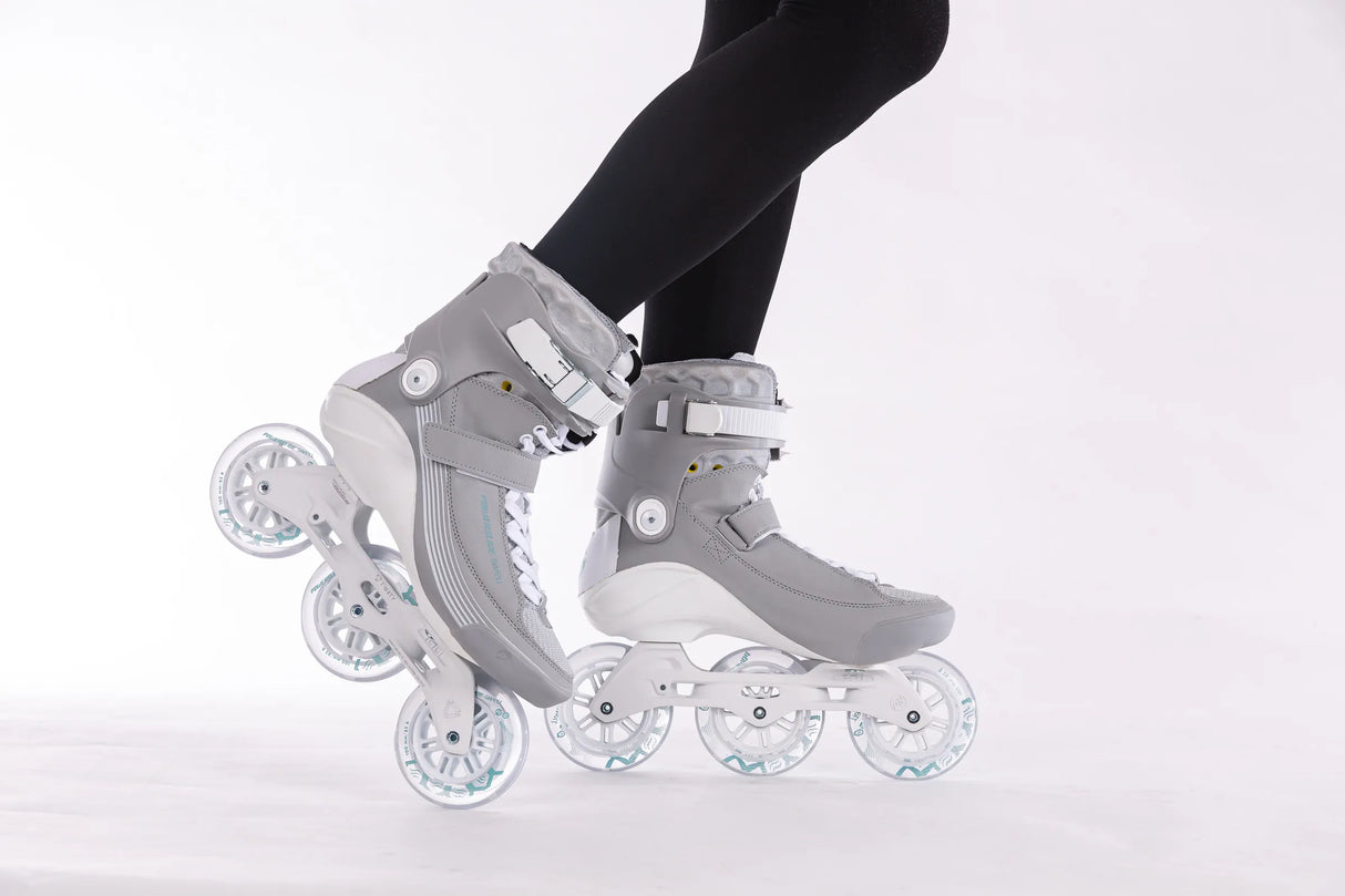 SKA510051 POWERSLIDE Swell Glacier Lake 100 3D Adapt Fitness Inlineskates | Trinity X | Fitness Inlineskates Trinity X Fitness Inlineskate Fitness Inlineskates Inlineskates Sport Inline Skates Rollerblades Urban Inline Skating Urban Inline Skating Freeskates Trainng Skates Strecken Skates Trinity Skates Einsteiger Beginner Inlineskates Inliner Fitness Inliner City Skates Fitness Inliner Sport Skates Sport Inliner Rollerblades Rollerblading Lörrach Freiburg Basel Inliner Skateschule und Skateshop Weil am Rhe