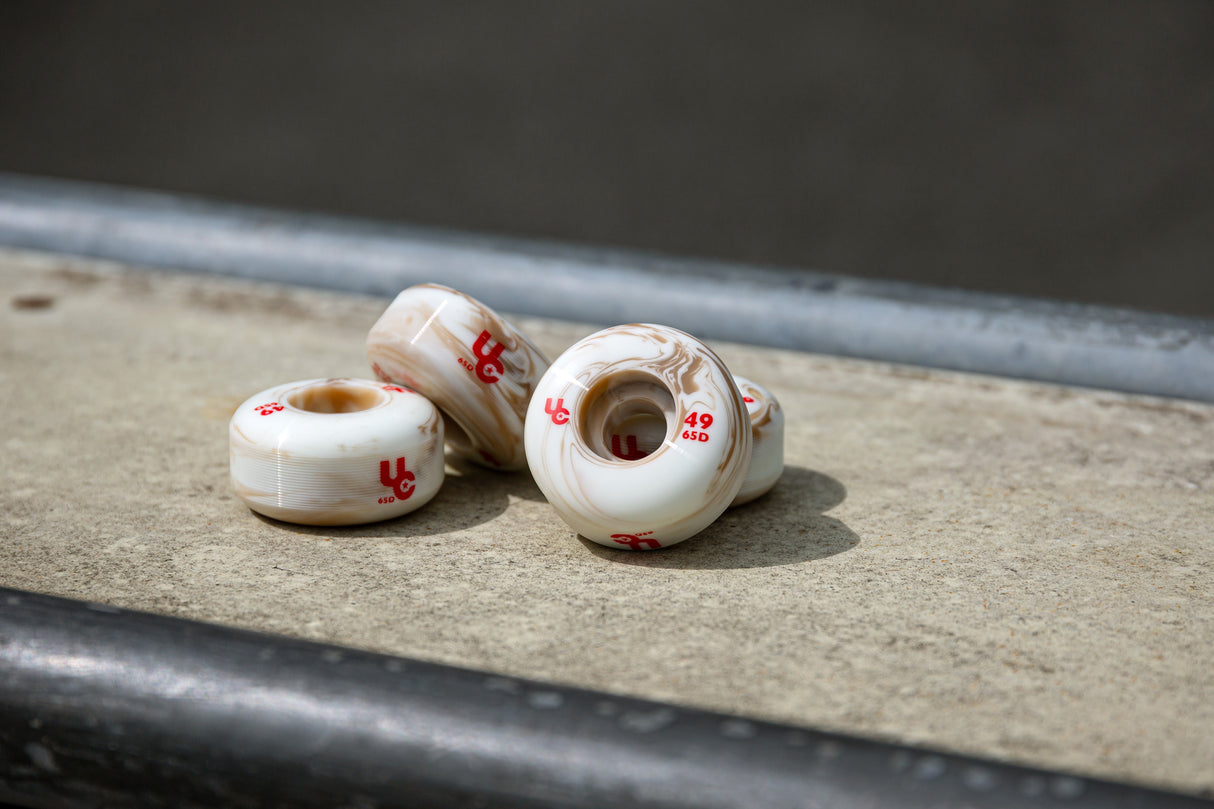 SKA406351 UNDERCOVER Antirocker 49mm 65D | Sand White | 4-Pack | Aggressive Inline Grindrollen | Aggressive Inline Rollen | 4-Pack | Aggressive Inline Rollen Aggressive Inline Rollen Inline Rollen Urban Inline Rollen Edition Urban Inline Rollen Aggressive Inline Rollen Urban Inline Rollen Fitness Inline Rollen für Inliner Stuntrollen Rollerblades Rollerblading Aggressive Inline Skating Aggressive Inline Skating Rollerblading Blading Inline Skating Inliner Skateschule und Skateshop Weil am Rhein SkaMiDan Lör