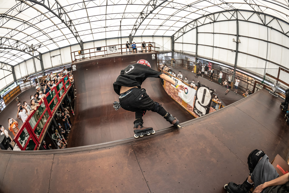 SKA710211 USD Aeon 72 Takeshi Pro 68 | Black Wine Red | Aggressive Inlineskates | Unibody | USD Aeon Achsen | Achsenset SkaMiDan Skateshop Weil am Rhein Rollerblades Aggressive Skates Stunt Skates Rollerblading Aggressive Inline Best Aggressive Skates 2021 Top Stunt Skates USD Aeon Skates USD Aeon 60 Inliner Sport Skates Sport Inliner Rollerblades Rollerblading Lörrach Freiburg Basel Inliner Skateschule und Skateshop Weil am Rhein SkaMiDan Deutschland Germany