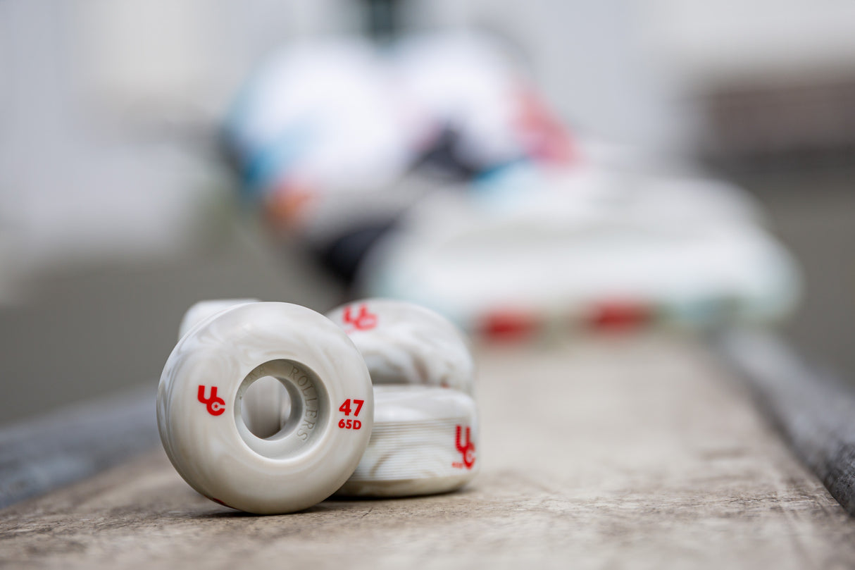 SKA406350 UNDERCOVER Antirocker 47mm 65D | Grey White | 4-Pack | Aggressive Inline Grindrollen | Aggressive Inline Rollen | 4-Pack | Aggressive Inline Rollen Aggressive Inline Rollen Inline Rollen Urban Inline Rollen Edition Urban Inline Rollen Aggressive Inline Rollen Urban Inline Rollen Fitness Inline Rollen für Inliner Stuntrollen Rollerblades Rollerblading Aggressive Inline Skating Aggressive Inline Skating Rollerblading Blading Inline Skating Inliner Skateschule und Skateshop Weil am Rhein SkaMiDan Lör
