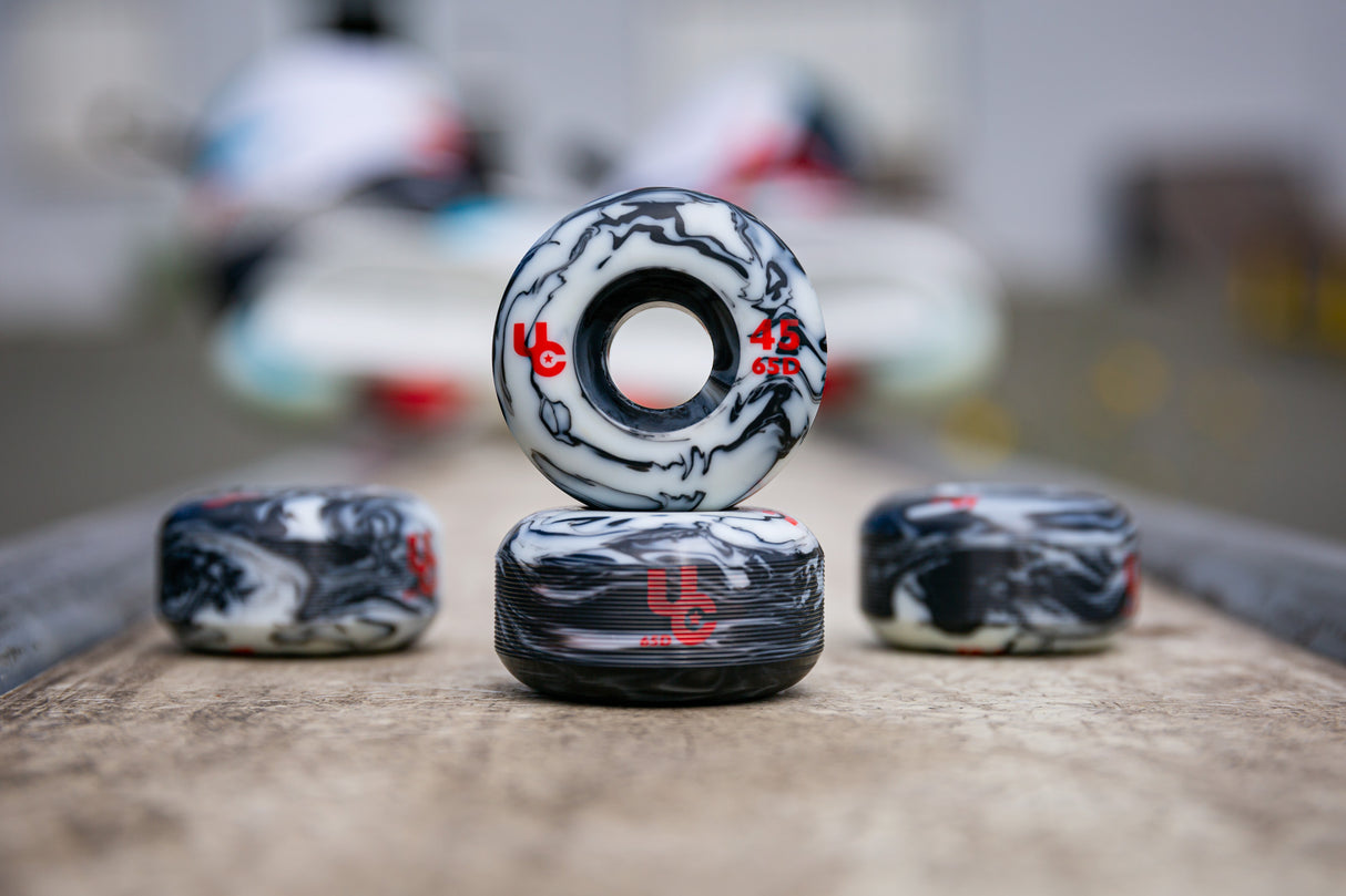 SKA406349 UNDERCOVER Antirocker 45mm 65D | Black White | 4-Pack | Aggressive Inline Grindrollen Aggressive Inline Rollen | 4-Pack | Aggressive Inline Rollen Aggressive Inline Rollen Inline Rollen Urban Inline Rollen Edition Urban Inline Rollen Aggressive Inline Rollen Urban Inline Rollen Fitness Inline Rollen für Inliner Stuntrollen Rollerblades Rollerblading Aggressive Inline Skating Aggressive Inline Skating Rollerblading Blading Inline Skating Inliner Skateschule und Skateshop Weil am Rhein SkaMiDan Lörr