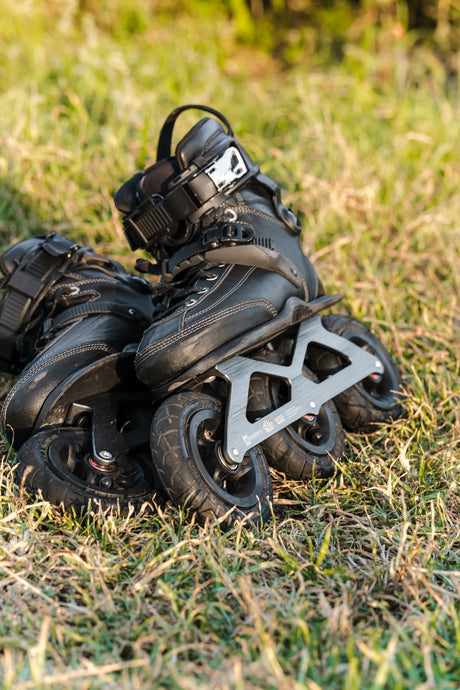 SKA800319 KIZER SUV 125 Offroad Frame Komplettpaket 3x125mm 295mm UFS Offroad Off-road SUV Flat Frame Schiene Frame Skate Schiene Aggressive Antirocker Frame Flat Frame Freestyle Frame Aggressive Inlineskates Aggressive Skates aggro skates stunt skates rollerblades aeon skates usd aeon flat frame Stunt Skates Park Skates Aggro Trick Skating Skatepark Inline Skating Rollerblading Freizeitskates Freizeit Skating Inlinerfahren Inliner laufen Skating Rollerblades Inline Skateschule und Skateshop SkaMiDan Weil a