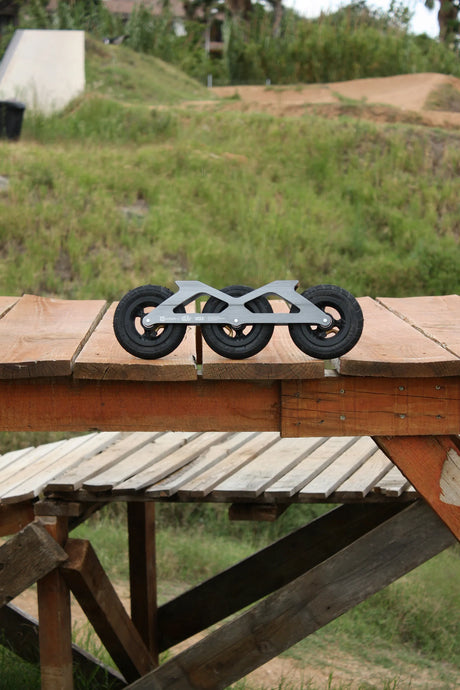 SKA800320_KIZER SUV 125 Offroad Frame Only 3x125mm 295mm UFS Offroad Off-road SUV Flat Frame Schiene Frame Skate Schiene Aggressive Antirocker Frame Flat Frame Freestyle Frame Aggressive Inlineskates Aggressive Skates aggro skates stunt skates rollerblades aeon skates usd aeon flat frame Stunt Skates Park Skates Aggro Trick Skating Skatepark Inline Skating Rollerblading Freizeitskates Freizeit Skating Inlinerfahren Inliner laufen Skating Rollerblades Inline Skateschule und Skateshop SkaMiDan Weil am Rhein D