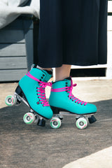 SKA810584 CHAYA Melrose Deluxe Turquois Roller Skates | Lifestyle Roller Skates Pink Park Lifestyle Rollschuhe Tanz Rollschuhe Barbie Park Quad Skates Roller Skates Lifestyle Rollschuhe Skatepark Rollschuhe Chaya Quad Skates Aggressive Quad Skates Rollschuhe Stunt Rollschuhe Rollkunstlauf Rollschuhe Rollerskates Schwarze Rollschuhe Lifestyle Rollschuhe Roller Skating Quad Skating Skateschule und Skateshop Weil am Rhein SkaMiDan Lörrach Freiburg Basel Deutschland Germany
