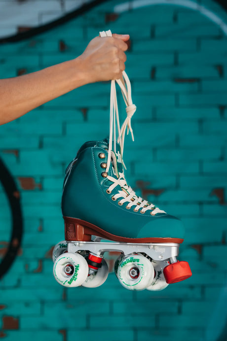 SKA810661 CHAYA Melrose Premium Juniper Green Lifestyle Roller Skates Rollschuhe Park Tanz Rollschuhe Barbie Park Quad Skates Roller Skates Lifestyle Rollschuhe Skatepark Rollschuhe Chaya Quad Skates Aggressive Quad Skates Rollschuhe Stunt Rollschuhe Rollkunstlauf Rollschuhe Rollerskates Schwarze Rollschuhe Lifestyle Rollschuhe Roller Skating Quad Skating Skateschule und Skateshop Weil am Rhein SkaMiDan Lörrach Freiburg Basel Deutschland Germany