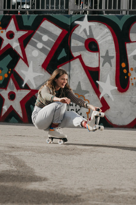 SKA810672 CHAYA Sunset Beach Vintage Roller Skates Lifestyle Rollschuhe Chaya Quad Skates Dance Quad Skates Rollschuhe Tanz Rollschuhe Rollkunstlauf Rollschuhe Rollerskates Schwarze Rollschuhe Lifestyle Rollschuhe Roller Skating Quad Skating Skateschule und Skateshop Weil am Rhein SkaMiDan Lörrach Freiburg Basel Deutschland Germany