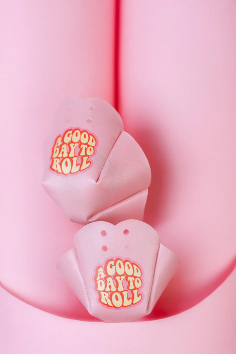 SKA810770 CHAYA Melrose Toe Protector A good time to roll Rollschuhe Roller Skates Rollschuhe Lifestyle & Dance Rollschuhe Roller Skating Rollen Wheels Quad Rollen Quad Wheels Outdoor Indoor Dance Jam Park Rollen Lifestyle Roller Skates Rollschuhe Park Tanz Rollschuhe Barbie Park Quad Skates Roller Skates Lifestyle Rollschuhe Skatepark Rollschuhe Chaya Quad Skates Aggressive Quad Skates Rollschuhe Stunt Rollschuhe Rollkunstlauf Rollschuhe Rollerskates Schwarze Rollschuhe Lifestyle Rollschuhe Roller Skating 