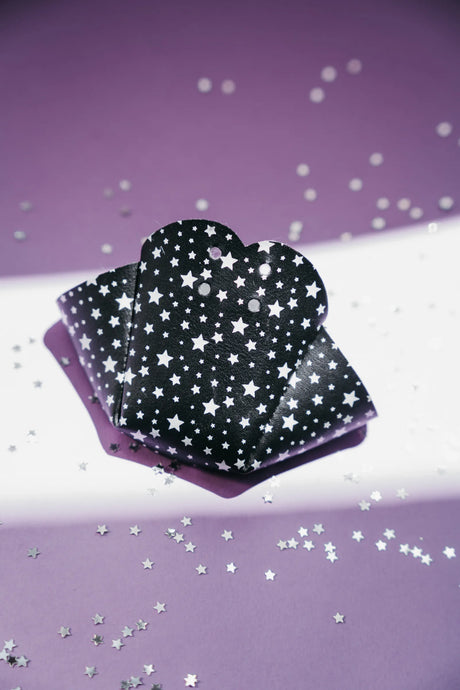 SKA810774 1-Paar Schutz für den Zehenbereich deiner Rollschuhe Zehenschützer Zehenprotektor Toe Protectors Zehenstopper Ersatzstoppper Ersatzteil Gummi Gummistopper Bremse Roller Skates Skatepark Rollschuhe Chaya Quad Skates Aggressive Quad Skates Rollschuhe Stunt Rollschuhe Rollkunstlauf Rollschuhe Rollerskates Schwarze Rollschuhe Lifestyle Rollschuhe Roller Skating Quad Skating Skateschule und Skateshop Weil am Rhein SkaMiDan Lörrach Freiburg Basel Deutschland Germany