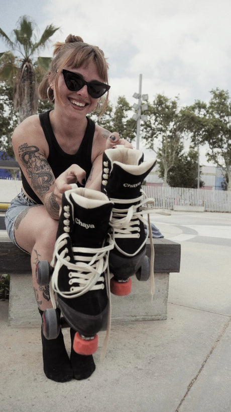 SKA810776 CHAYA Park Dark Soul Roller Skates | Park Roller Skates | Park Rollschuhe Park Quad Skates | Roller Derby Rollschuhe Derby Quads Roller Derby Skates Plates Roller Skates Skatepark Rollschuhe Chaya Quad Skates Aggressive Quad Skates Rollschuhe Stunt Rollschuhe Rollkunstlauf Rollschuhe Rollerskates Schwarze Rollschuhe Lifestyle Rollschuhe Roller Skating Quad Skating Skateschule und Skateshop Weil am Rhein SkaMiDan Lörrach Freiburg Basel Deutschland Germany