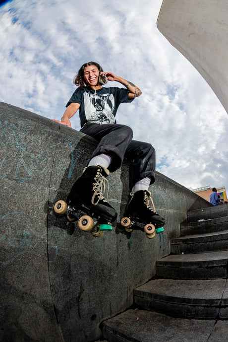 SKA810776 CHAYA Park Dark Soul Roller Skates | Park Roller Skates | Park Rollschuhe Park Quad Skates | Roller Derby Rollschuhe Derby Quads Roller Derby Skates Plates Roller Skates Skatepark Rollschuhe Chaya Quad Skates Aggressive Quad Skates Rollschuhe Stunt Rollschuhe Rollkunstlauf Rollschuhe Rollerskates Schwarze Rollschuhe Lifestyle Rollschuhe Roller Skating Quad Skating Skateschule und Skateshop Weil am Rhein SkaMiDan Lörrach Freiburg Basel Deutschland Germany