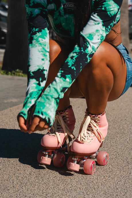 SKA810801 CHAYA Miyu Pink Leopard Roller Skates | Pinke Rollschuhe | Lifestyle Rollschuhe Skates Plates Roller Skates Skatepark Rollschuhe Chaya Quad Skates Aggressive Quad Skates Rollschuhe Stunt Rollschuhe Rollkunstlauf Rollschuhe Rollerskates Schwarze Rollschuhe Lifestyle Rollschuhe Roller Skating Quad Skating Skateschule und Skateshop Weil am Rhein SkaMiDan Lörrach Freiburg Basel Deutschland Germany