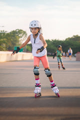 SKA880261 POWERSLIDE One Khaan Junior SQD Pink Kinder Inlineskates Größenverstellbar Kids Skates Kinder Inliner Inline Skating Freestyle Slalom Skating Inliner Skateschule und Skateshop Weil am Rhein SkaMiDan