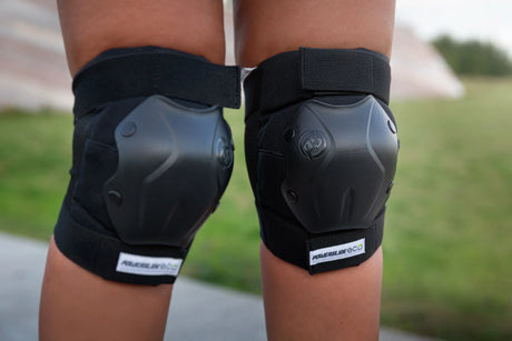 SKA903279 POWERSLIDE Standard Eco Tri-Pack Schoner recycelter Materialien Schützerset Gelenkschutz Schützer Schoner Inliner Schoner Inline Schützer protectors skate Skate Schützer Inliner Schützer Schutzausrüstung Fingerschutz Handschuhe inline skating inliner inlineksaten rollerbladen rollerskaten Inlineskates Rollerblades Fitness Skates Slalom Skates rollerblades rollerblading inline skating Lörrach Freiburg Basel Inliner Skateschule und Skateshop Weil am Rhein SkaMiDan