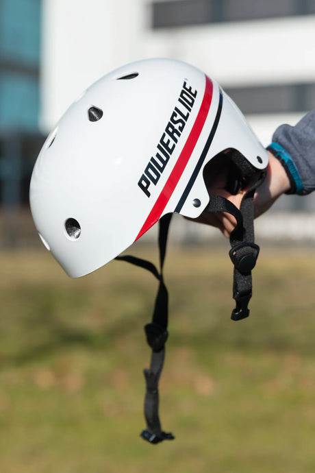 SKA903285 POWERSLIDE Pro Urban Stripe Skatehelm XXII Stunt Skatehelm Größenverstellbar protectors skate helmet aggressive helmet wind helmet skatehelm surzhelm radhelm fahrradhelm sporthelm schutzhelm Skate Schützer Inliner Schützer Schutzausrüstung Fingerschutz Handschuhe inline skating inliner inlineksaten rollerbladen rollerskaten Inlineskates Rollerblades Fitness Skates Slalom Skates rollerblades rollerblading inline skating Lörrach Freiburg Basel Inliner Skateschule und Skateshop Weil am Rhein SkaMiDan
