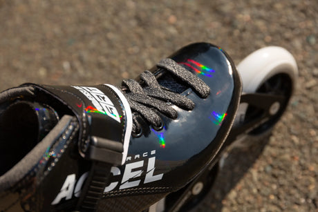 SKA904636 POWERSLIDE Accel Race Black Kids | 165mm Dual Point Mounting | Größenverstellbar | Speed Inlineskates für Kinder | Inline Speed Skating | Inlineskates Trinity X Freestyle Inlineskates Inlineskates Weiß Lila Freestyle Inline Skating Slalom Skating Slalom Schiene Best Freestyle Skate Slalom Skate Powerslide Hardcore Evo Pro 90 2021 Slalom Frame Freestyle Frame Schienen Frames Speed Inline Skating Urban Inlineskates Trinity Trinity X Powerslide Trinity Schienen Trinity Frames Urban Inline Skating Urb