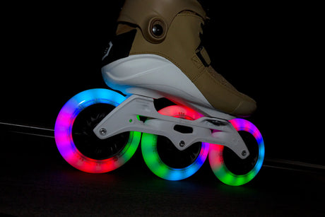 SKA905412/Multi/6-Pack POWERSLIDE Neons 125 LED Rollen | 85A Bunt | 6-Pack | Leuchtrollen | Urban Inline Rollen | Leuchtrollen Urban Inline Rollen | Nite Rollen Nachtrollen LED Rollen