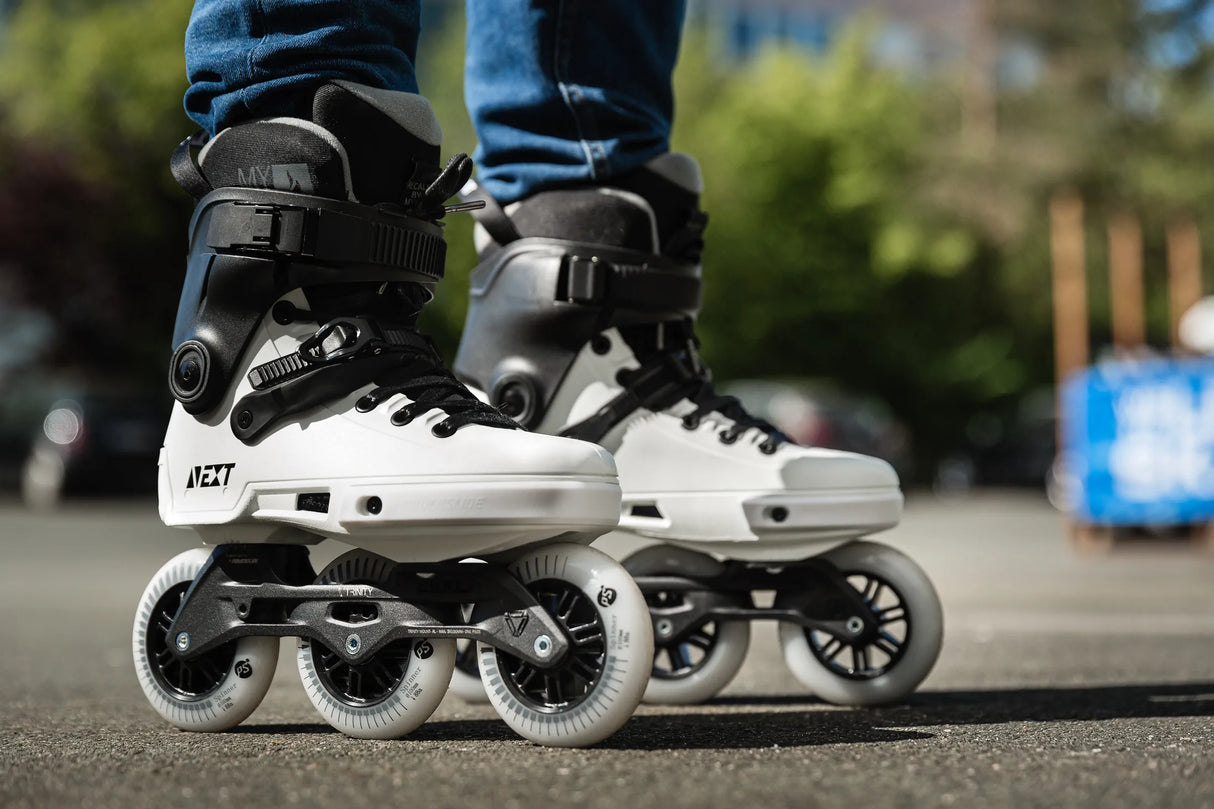 SKA908367 POWERSLIDE Next 100 Black White Urban Inlineskates Freeskates Fitness Inlineskates Inlineskates Sport Inline Skates Rollerblades Urban Inline Skating Urban Inline Skating Freeskates Trainng Skates Strecken Skates Trinity Skates Einsteiger Beginner Inlineskates Inliner Fitness Inliner City Skates Fitness Inliner Sport Skates Sport Inliner Rollerblades Rollerblading Lörrach Freiburg Basel Inliner Skateschule und Skateshop Weil am Rhein SkaMiDan Deutschland Germany
