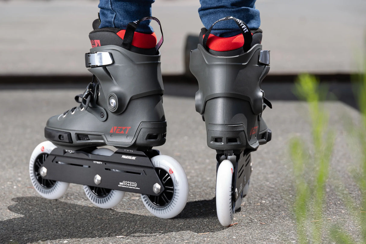 SKA908409 POWERSLIDE Next 110 Charcoal 2022 | Trinity X Combat Rocker | Urban Inlineskates Freestyle Inlineskates Free Skates Slalom Skates Freestyle Inlineskates Freestyle Rollerblades Slalom Blades Urban Inlineskates Freeskates Fitness Inlineskates Inlineskates Sport Inline Skates Rollerblades Urban Inline Skating Urban Inline Skating Freeskates Trainng Skates Strecken Skates Trinity Skates Einsteiger Beginner Inlineskates Inliner Fitness Inliner City Skates Fitness Inliner Sport Skates Sport Inliner Roll
