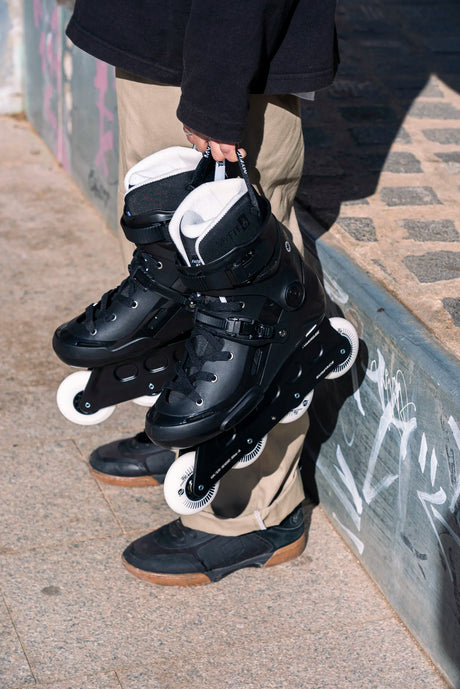 SKA908438 POWERSLIDE Storm Black 80 | 80mm 88A SHR ABEC 9 | Schwarz | 165mm Dual Point Mounting | Urban Inlineskates | Freestyle & Fitness Inlineskates| Urban Inlineskates Urban Inlineskate Freestyle Skates Fitness Inlineskates Inlineskates Sport Inline Skates Rollerblades Urban Inline Skating Urban Inline Skating Freeskates Trainng Skates Strecken Skates Trinity Skates Einsteiger Beginner Inlineskates Inliner Fitness Inliner City Skates Fitness Inliner Sport Skates Sport Inliner Rollerblades Rollerblading 